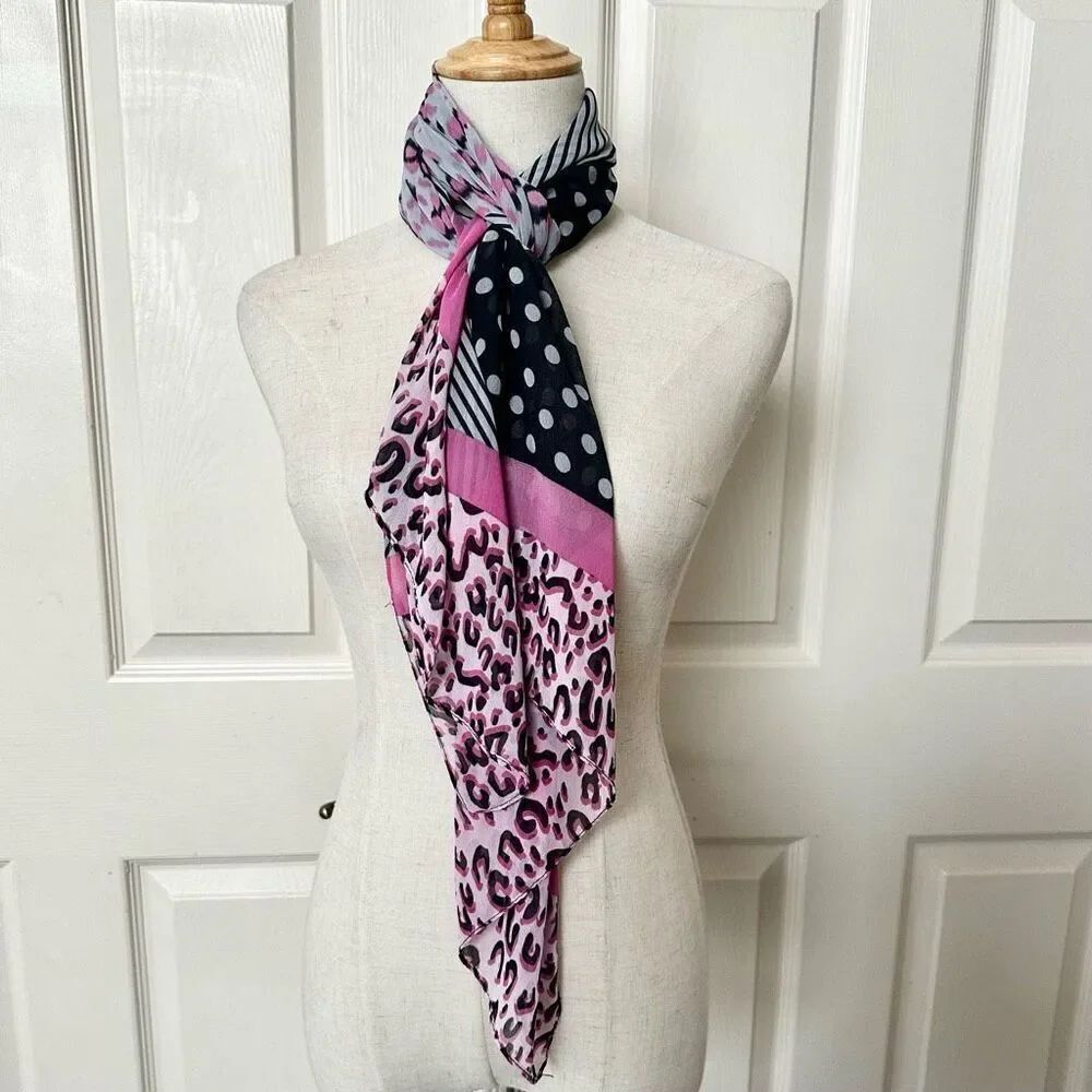 Pink cheetah pattern scarf